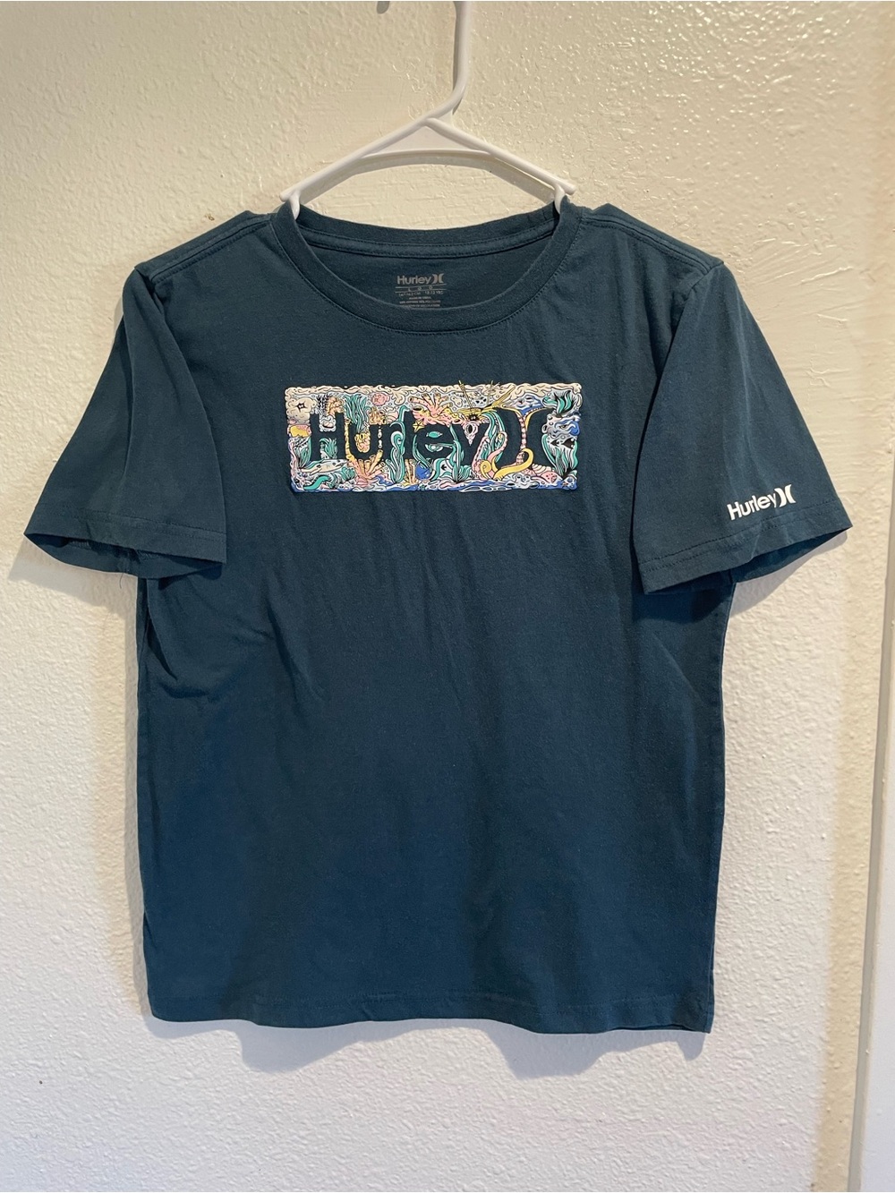 Hurley Boys Seascape Graphic Tee | Size Youth Large (12-13)